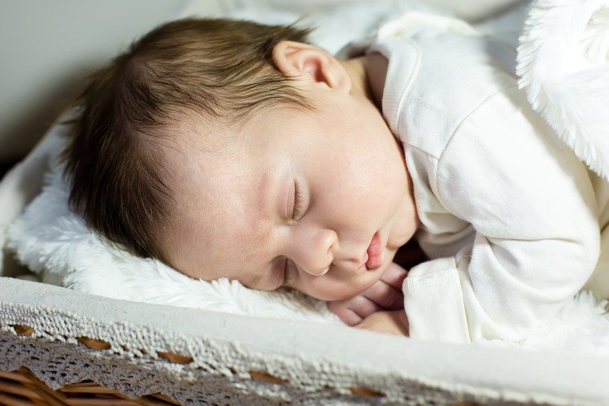 20 Coolest Baby Lullaby Songs For Babies