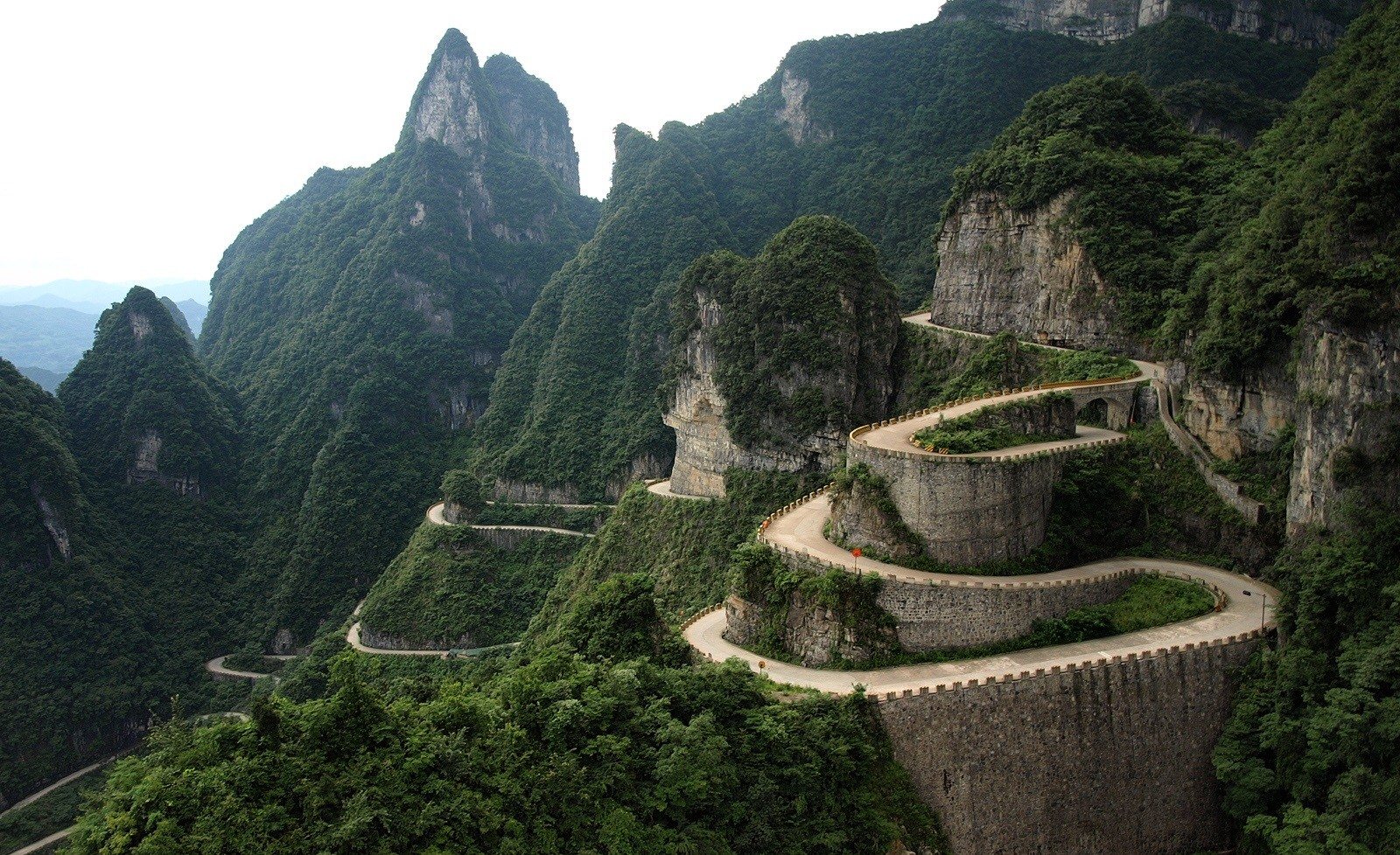 Top 22 Most Dangerous Roads In The World 2015