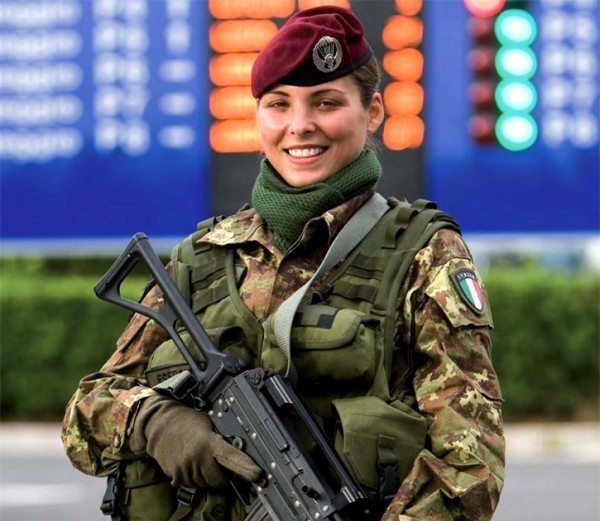 25 Hottest Female Armed Forces In The World