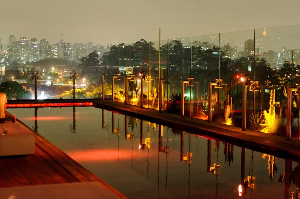 Skye-hotel-pool-in-São-Paulo-Brazil