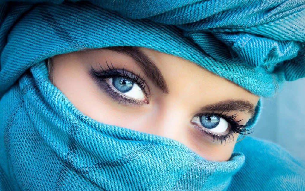 Top 10 Most Beautiful Eyes In The World 8454